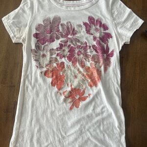 American Eagle top size Large. Fits more like a medium